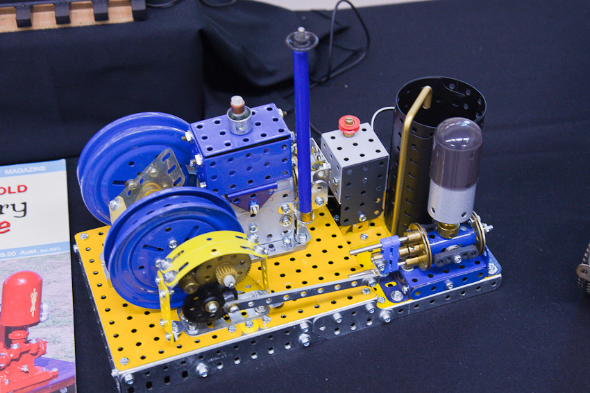 Oil engine and pump